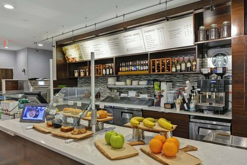 Гостиница Courtyard by Marriott Long Island Islip/Courthouse Complex в Ислипе