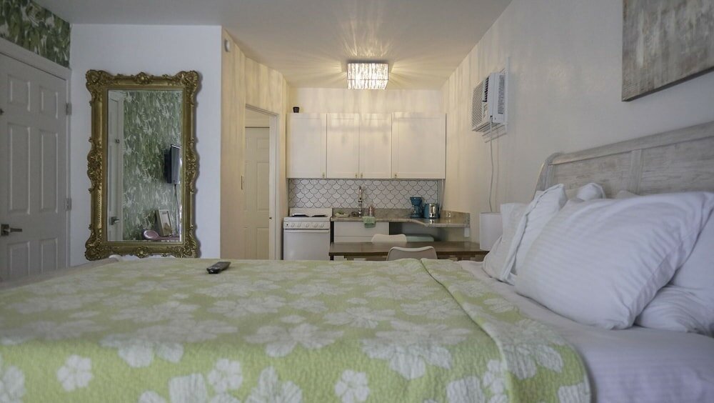 Фото Two Mermaids Resort