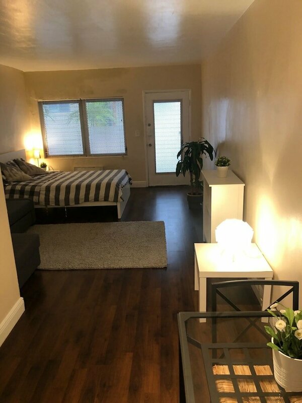 Гостиница Modern Studio in Heart of South Beach в Майами-Бич