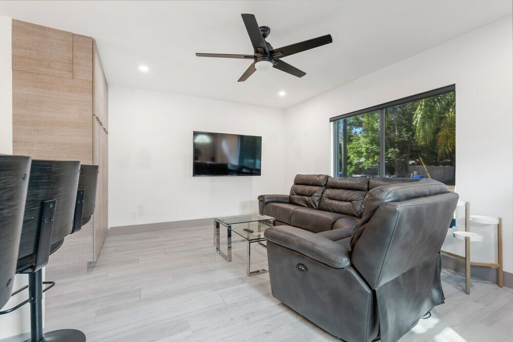 Фото Lauderdale 1 Bedroom Lux by Opus