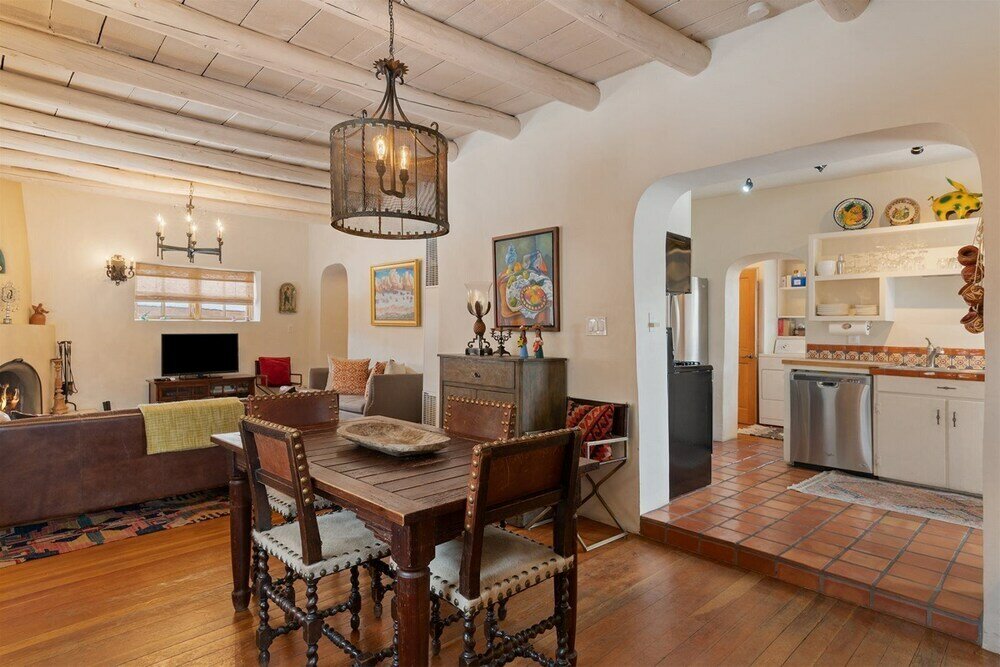 Фото Tecolote - Authentic Home Right Next to The Plaza, Hot Tub, Roof Deck