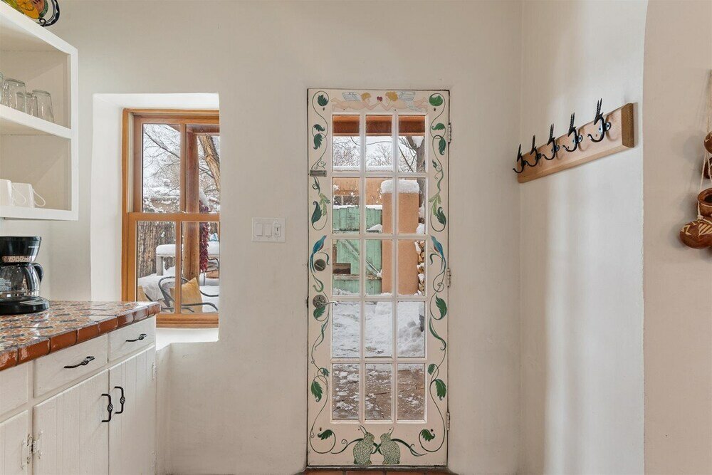 Фото Tecolote - Authentic Home Right Next to The Plaza, Hot Tub, Roof Deck