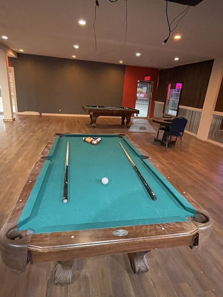 Фото B&j Hotel and Apartment