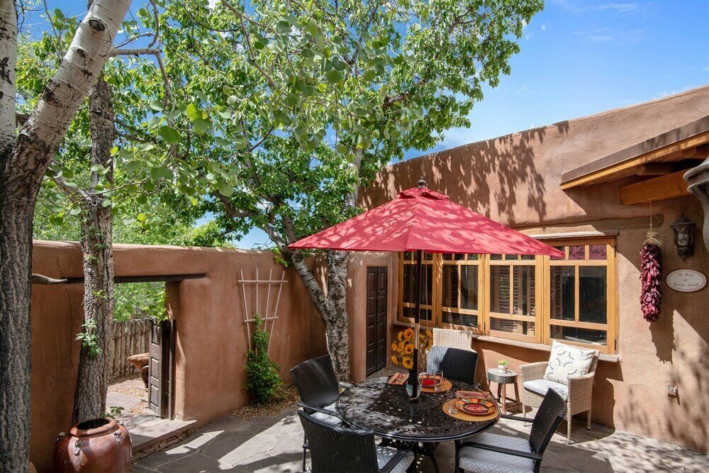 Фото Buena Suerte - Quintessential Eastside Pied-a-terre, Fabulous Views and Patios, Kiva Fireplace, Walk to Canyon Rd. and the Plaza