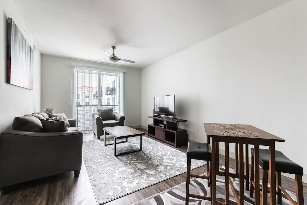 Фото StayOvr at Legacy West - Windrose