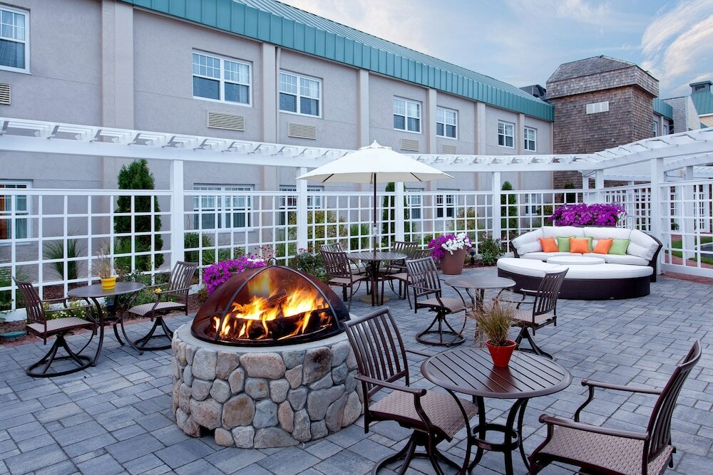 Фото Doubletree by Hilton Cape Cod - Hyannis
