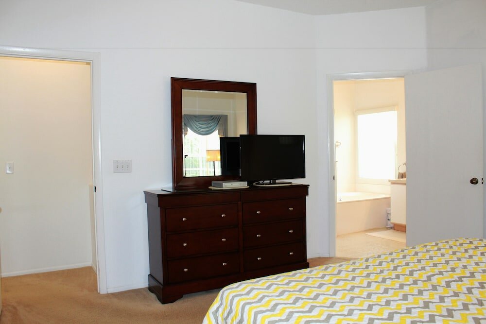 Фото Ov3868 - Hampton Lakes - 5 Bed 3 Baths Townhome