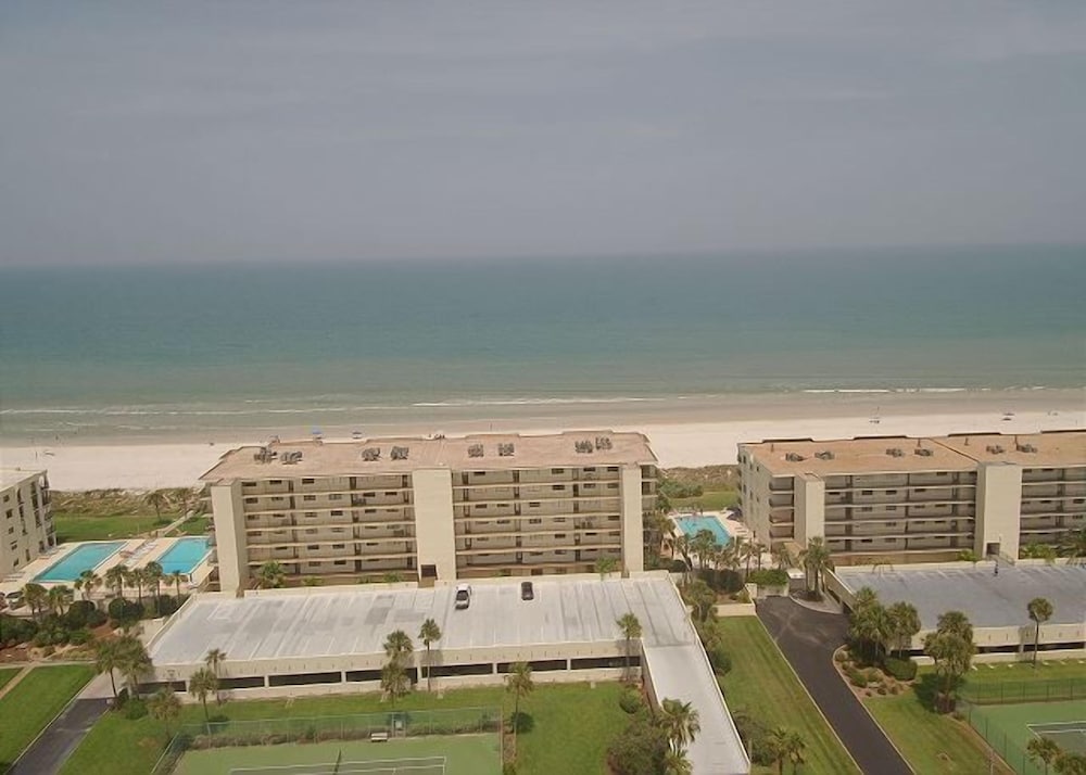 Фото 3 Bedroom Oceanfront Luxury Condo - Sand Dollar III, 404