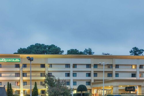 Гостиница La Quinta Inn & Suites by Wyndham Atlanta Roswell