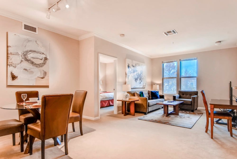 Фото Bluebird Suites in Downtown Providence