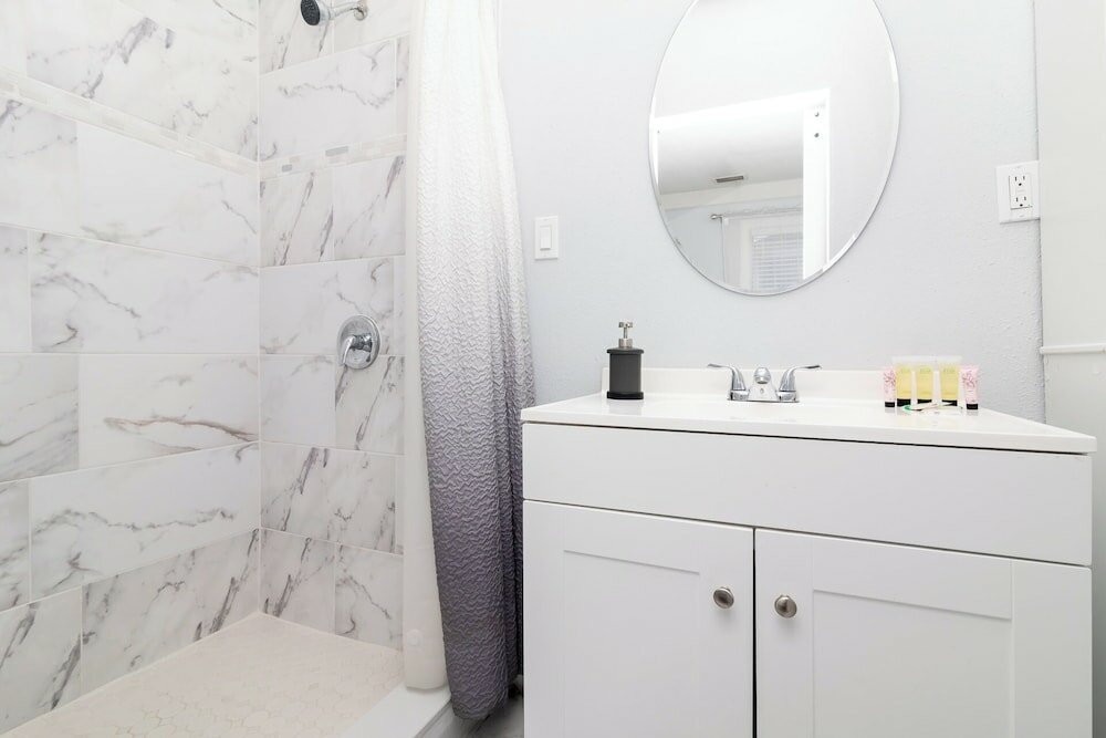 Фото Seminole Heights Retreat B