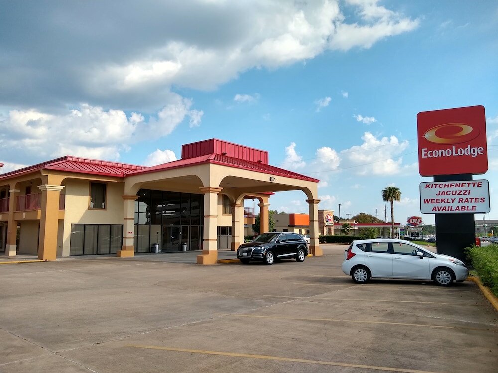 Фото Econo Lodge Inn & Suites West - Energy Corridor