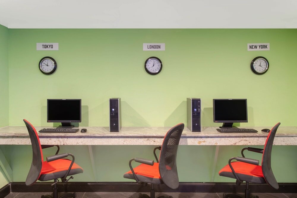 Фото Grand Hotel Orlando at Universal Blvd