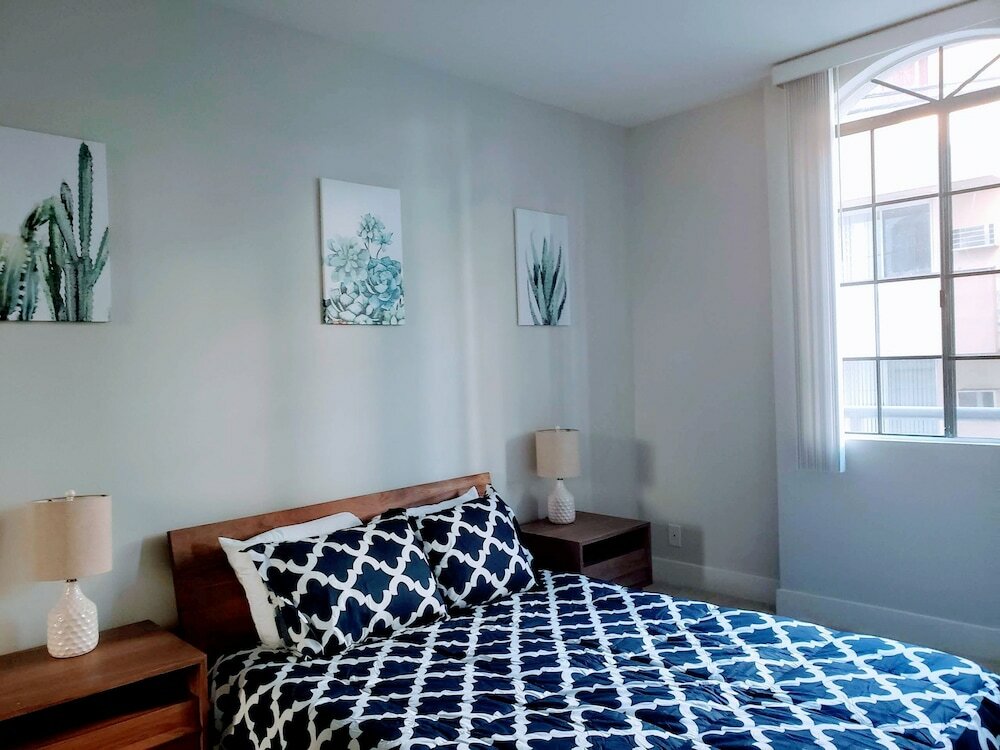 Фото Luxury Suites - Heart of Beverly Hills