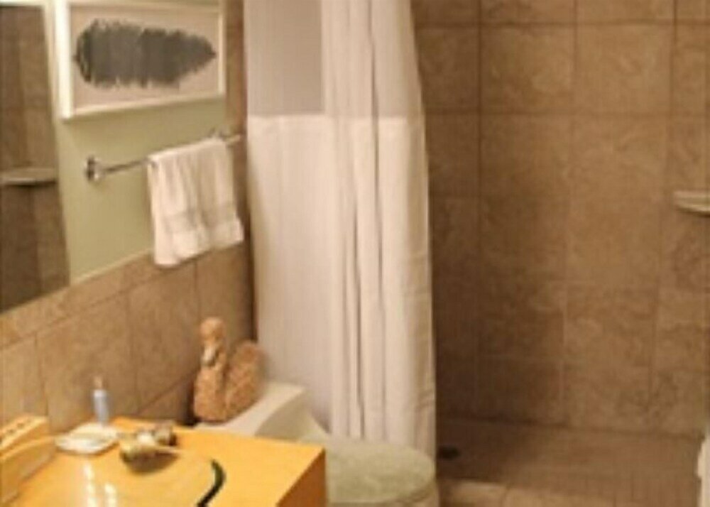 Фото 3 Bedroom Oceanfront Luxury Condo - Sand Dollar III, 404