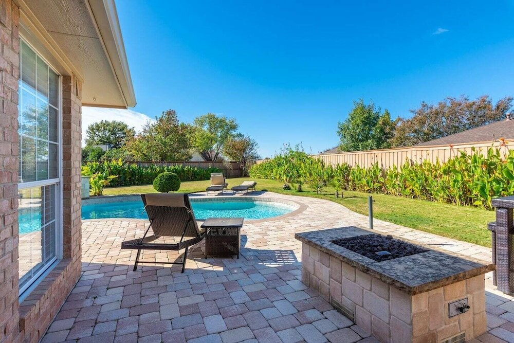 Фото Home Pool 15 Minutes from Dfw Airport