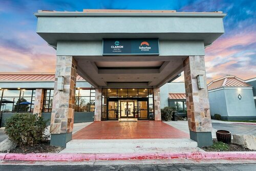 Гостиница Suburban Studios Salt Lake City Airport в Солт-Лейк-Сити