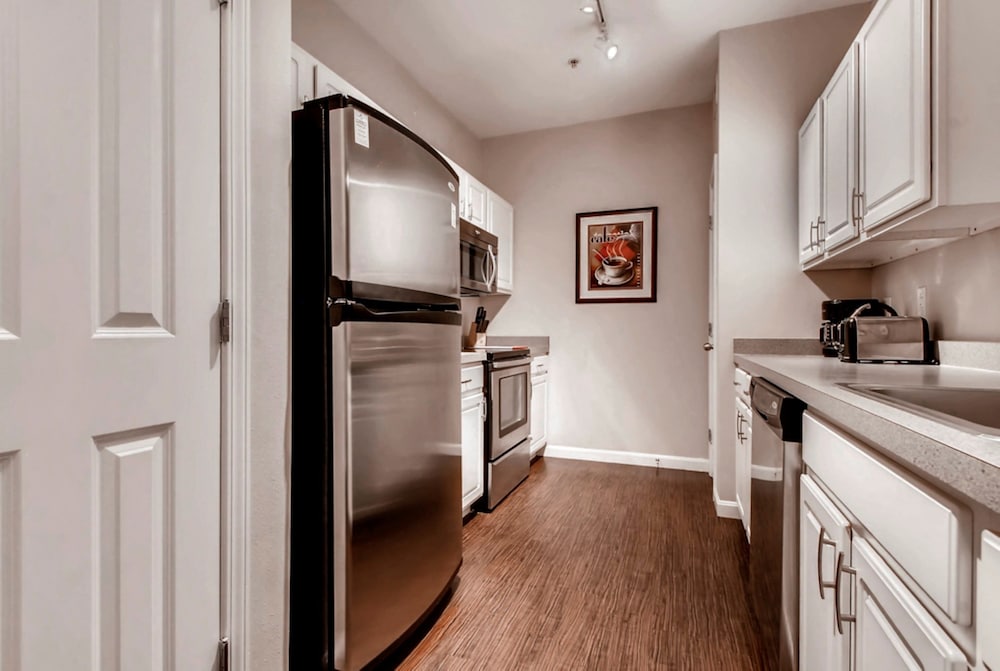 Фото Bluebird Suites in Downtown Providence