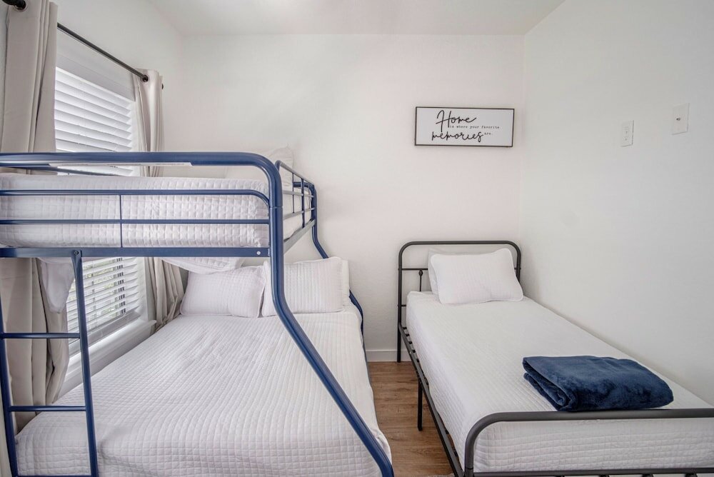 Фото State-of-the-art 3br/2.5ba Home Next to Downtown