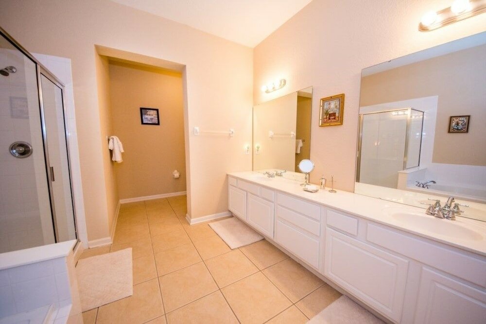 Фото H2u - Olive - Vc4804 4 Bedroom Apts by Redawning