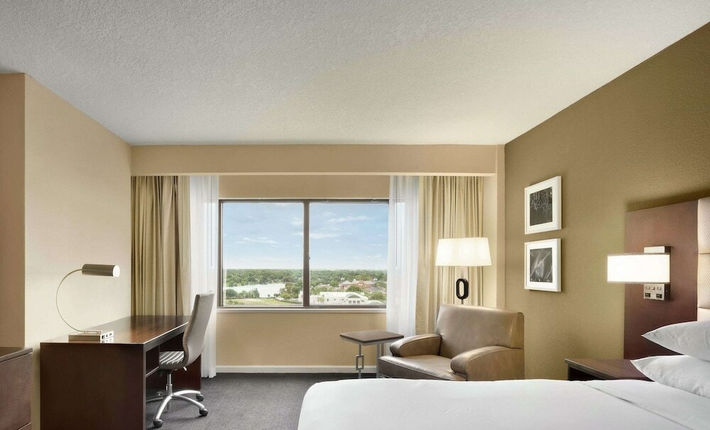 Фото DoubleTree by Hilton Hotel Orlando Downtown