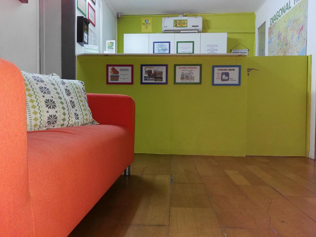 Фото Diagonal House