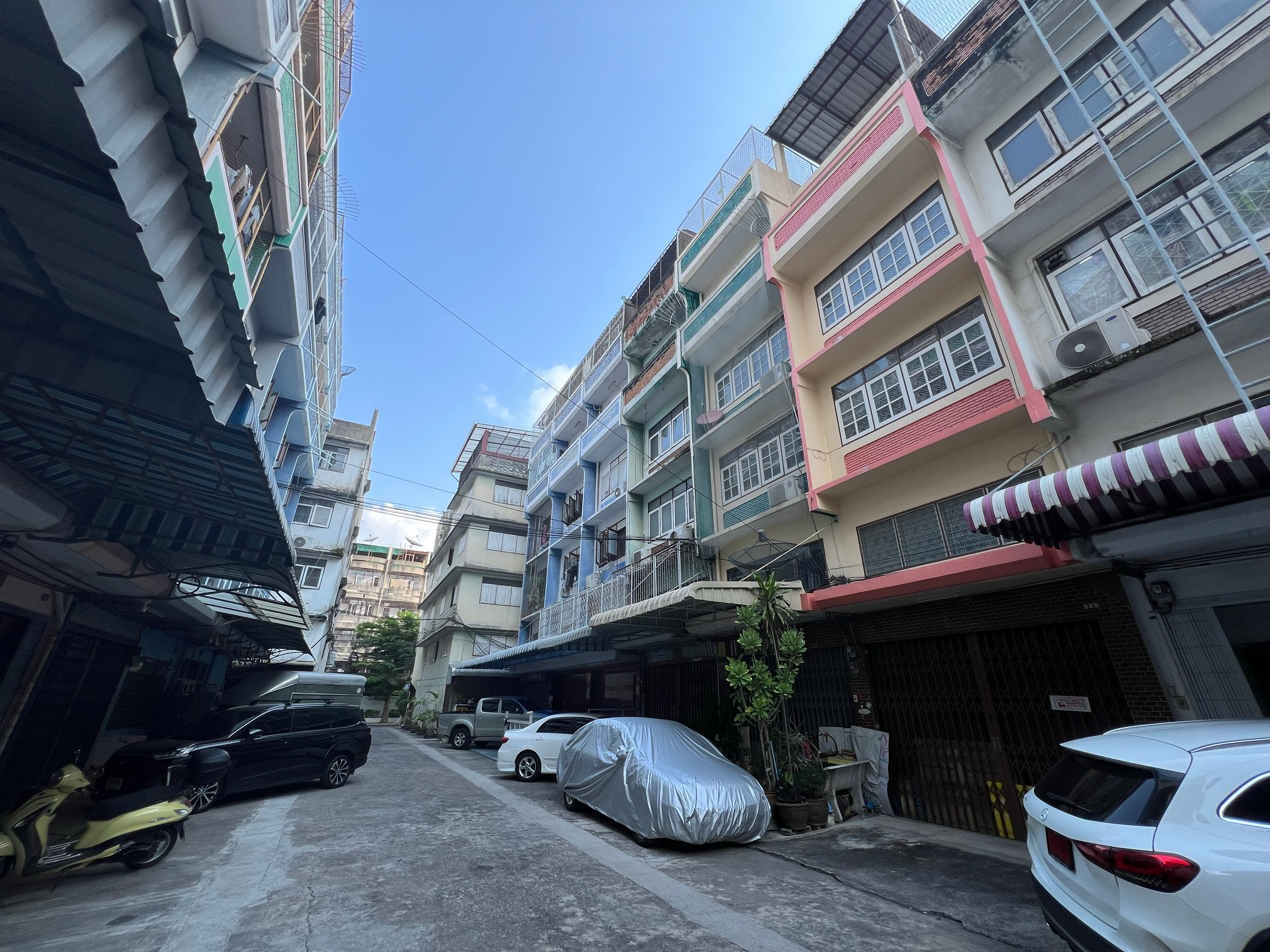 Фото Vera Nidhra - Self check-in after 7pm