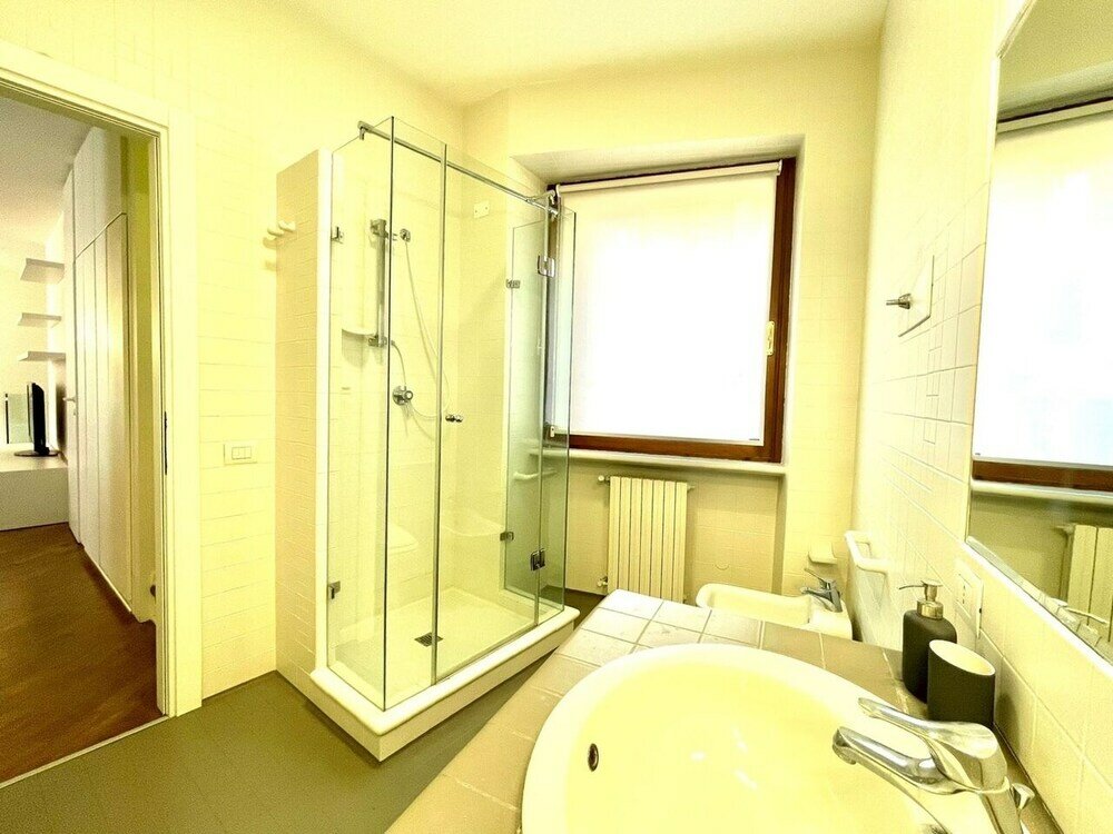 Фото Large modern 2-storey house in the heart of Verona