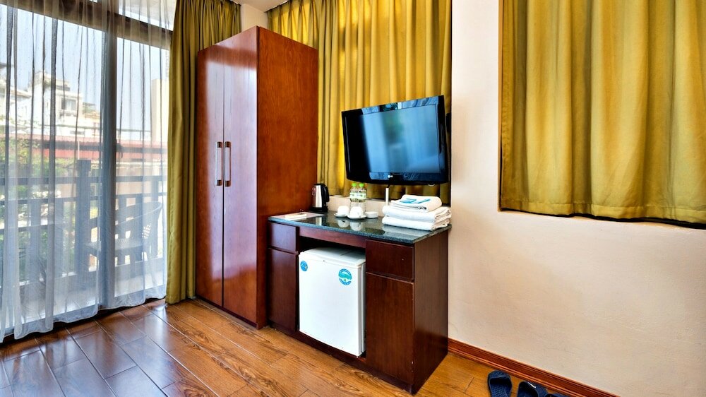 Фото Hanz LakeView Hotel Hanoi