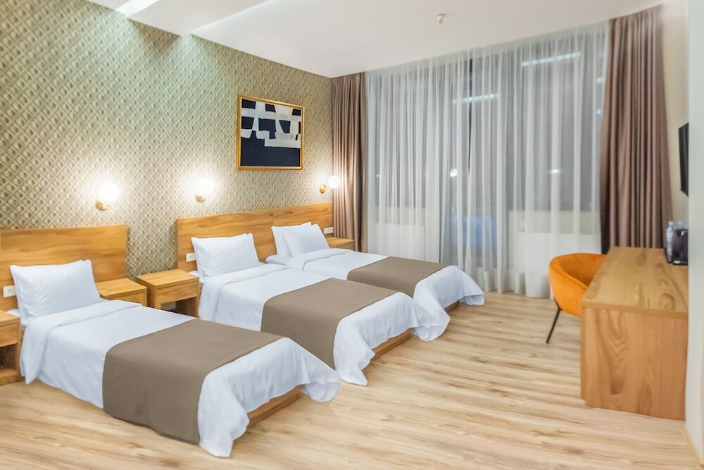 Фото Solo Grand Boshuri Hotel