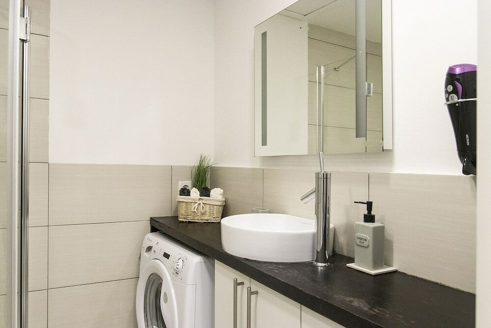 Фото Real Apartments Semmelweis II