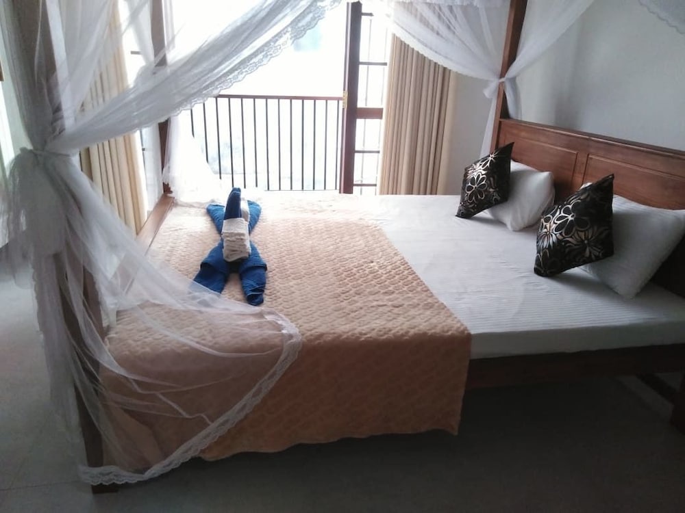 Фото Niluka Stay Home