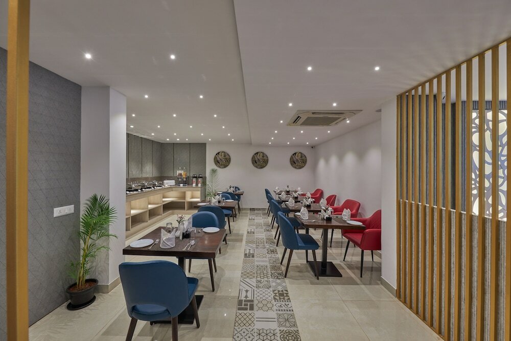 Фото Regenta Inn 4th Block Koramangala