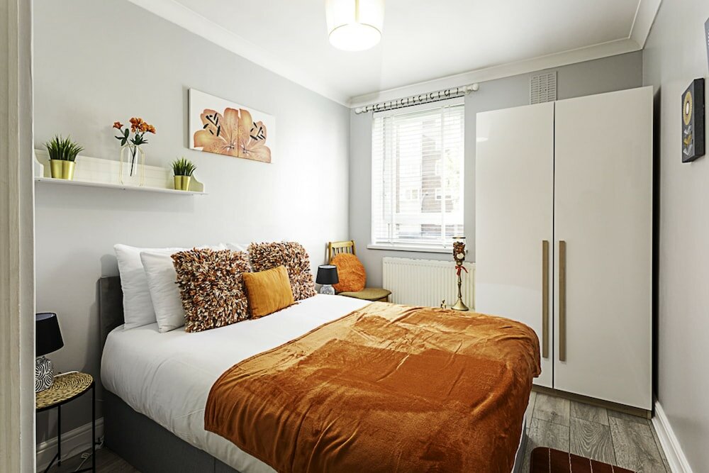 Фото Chic High Spec Apartment Near Central London