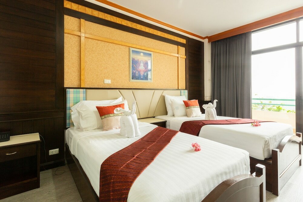 Фото Surin Majestic Hotel