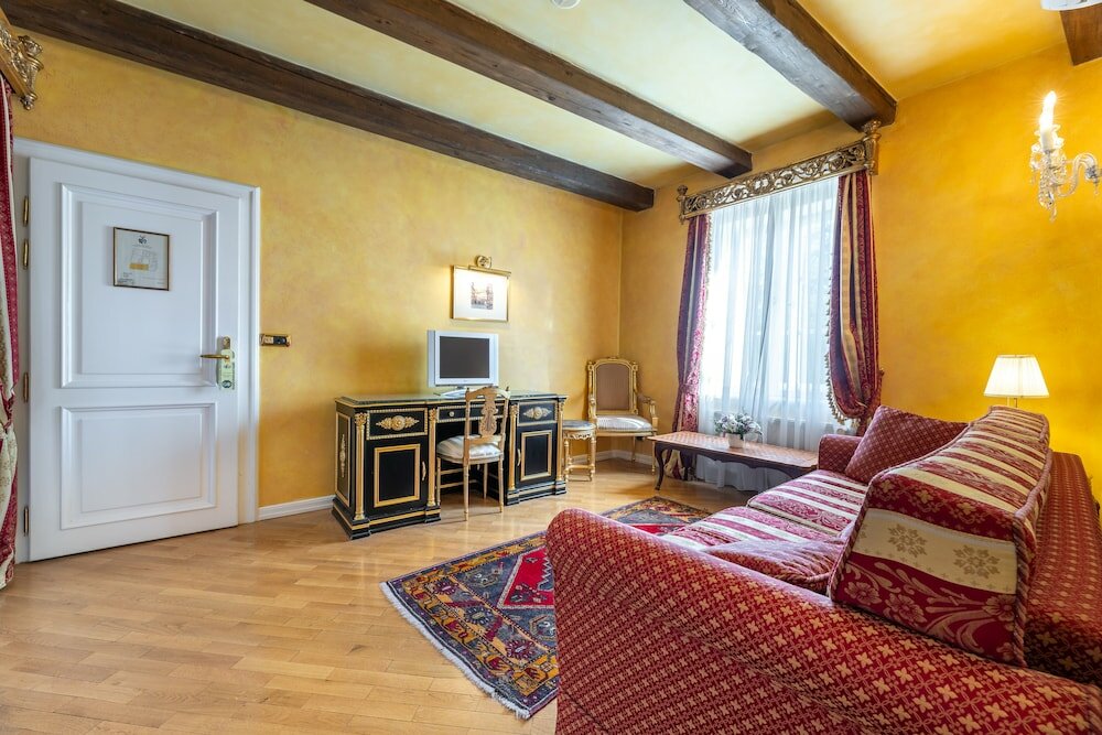 Фото Nosticova Apartments