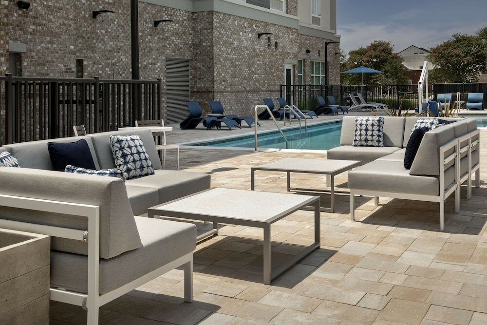 Фото Hilton Garden Inn Pensacola Downtown