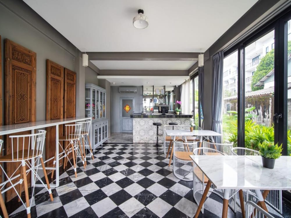 Фото Sky Lantern Hotel