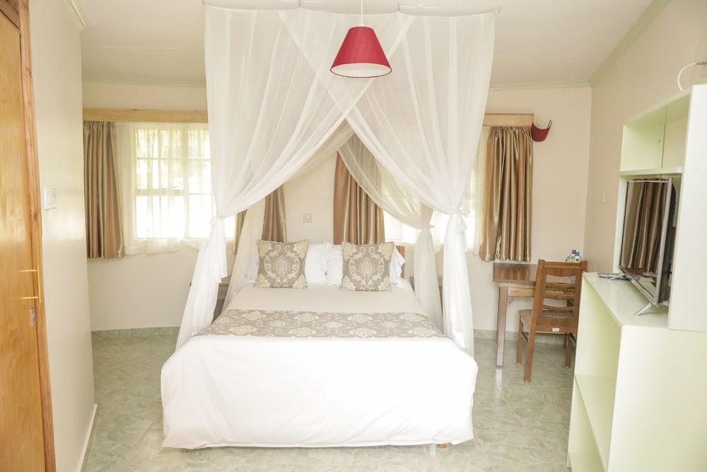 Фото Lake Olbolosat Resort Park Lodge