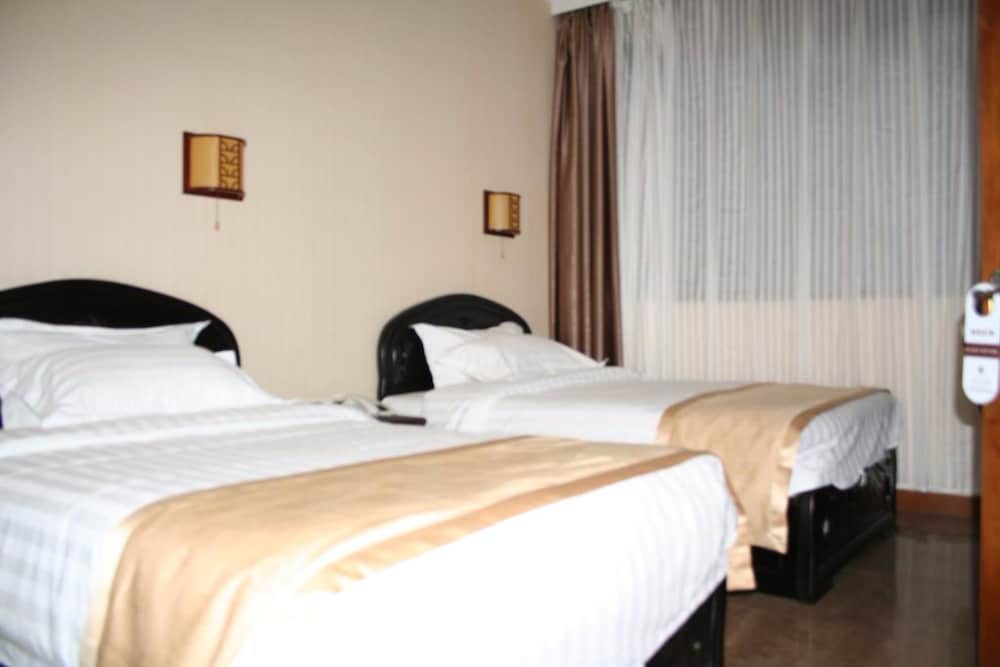 Фото Hong Shan Yi Hotel