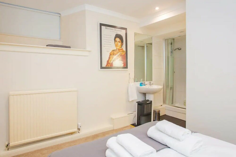 Фото Peaceful 2 Bedroom Apartment in Affluent Fulham
