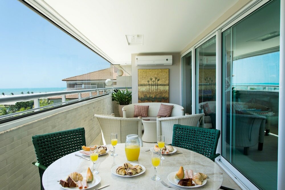 Фото Penthouse Apartment with Hot Tub near Beach