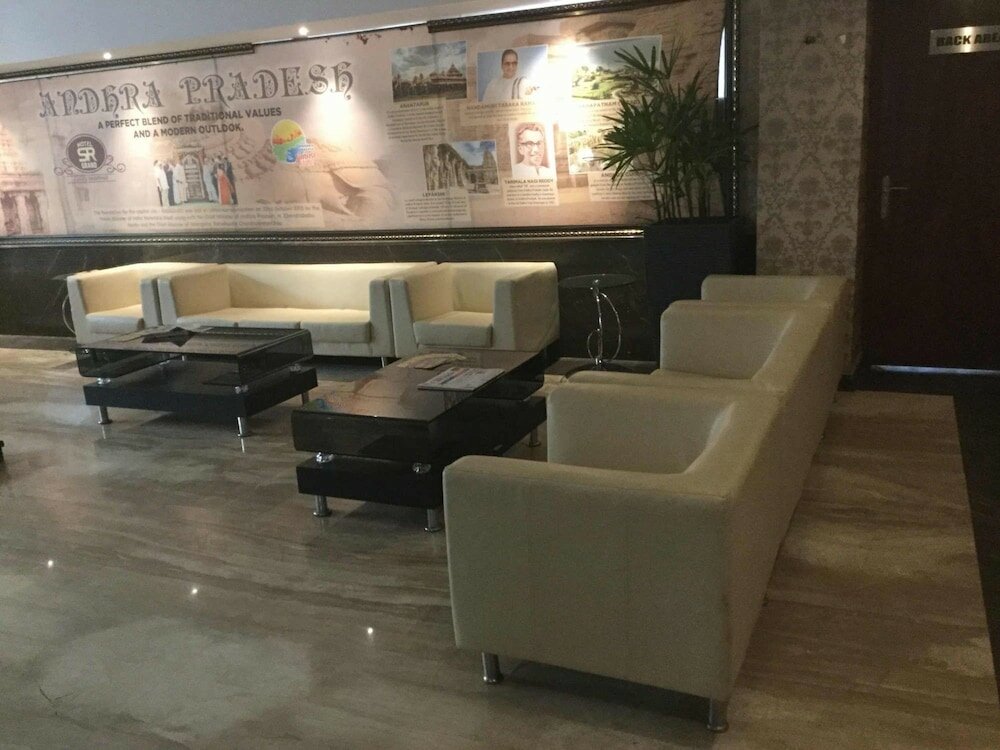 Фото Iroomz Hotel Sr Grand