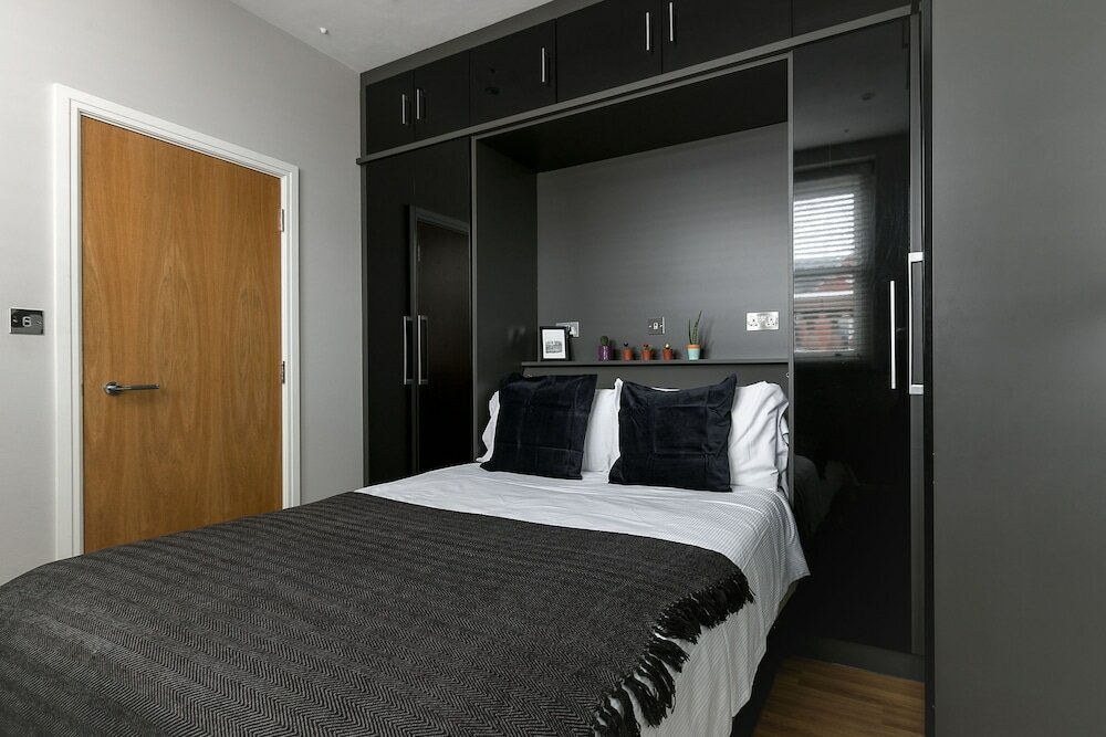 Фото 3 Beds 2 Baths Penthouse