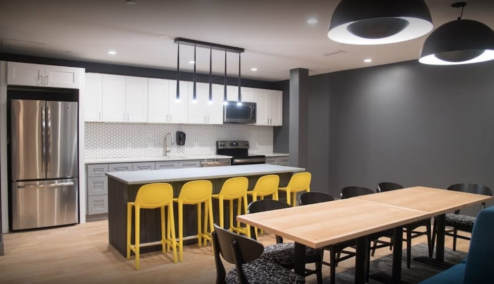 Фото UrHomeInPhilly - 40th & Pine