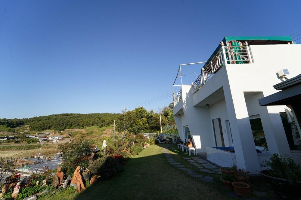 Фото Yeosu Artist Pension