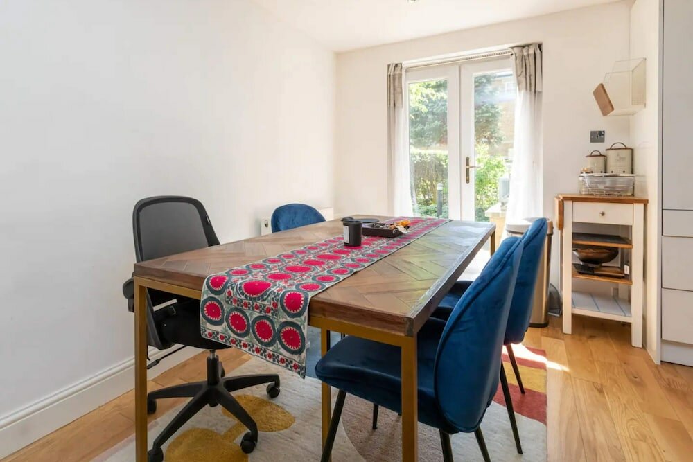 Фото Modern & Spacious 2bd Flat - Westbourne Park