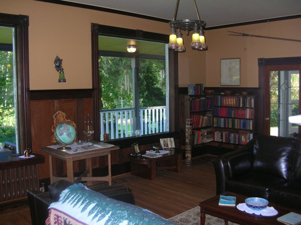 Фото Sasquatch Crossing Eco Lodge B&b