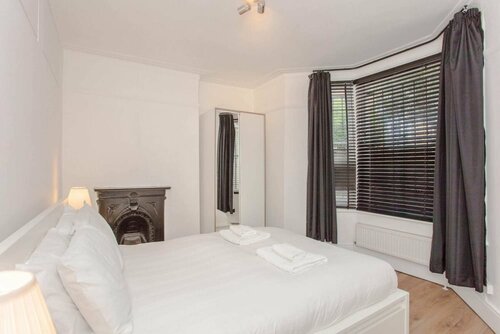 Mountgrove Road Spacious 2 Bedroom Flat