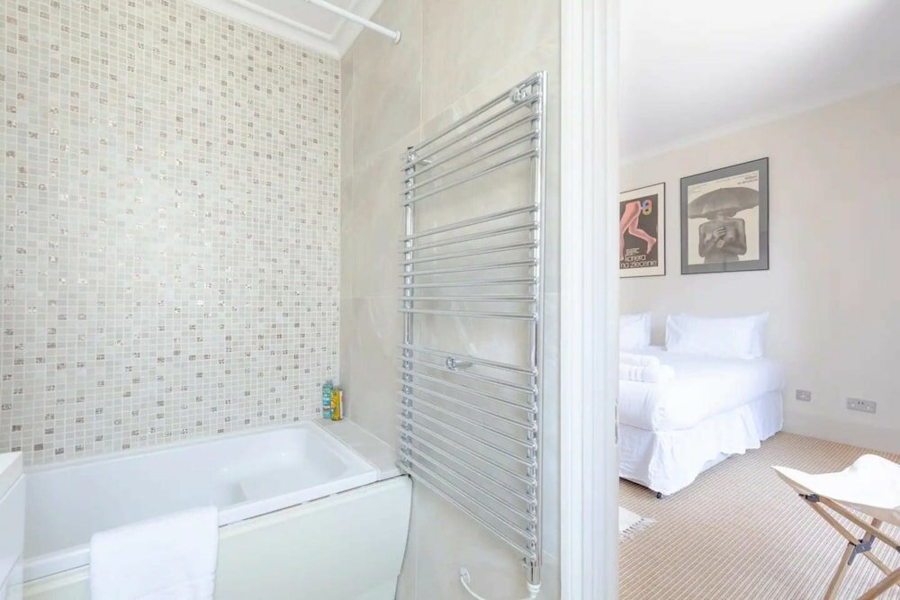 Фото Stylish 2bd Flat - 5 Minute Walk to Notting Hill!